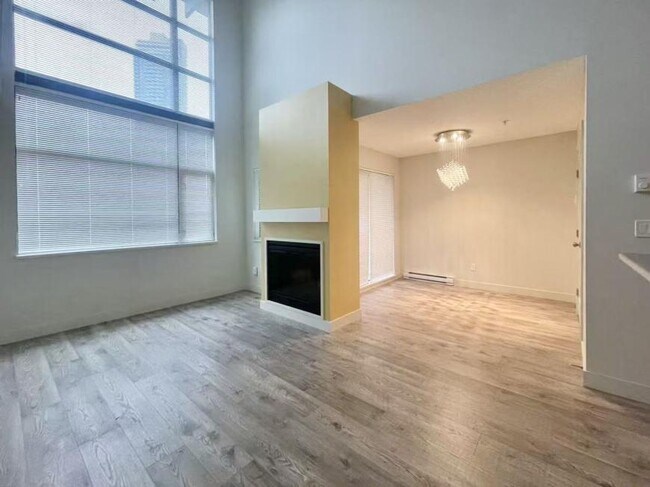Photo du bâtiment - 2 bedroom in Surrey BC V3T 5X9
