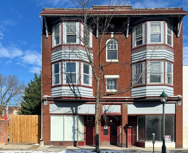 Building Photo - 112 E Washington St