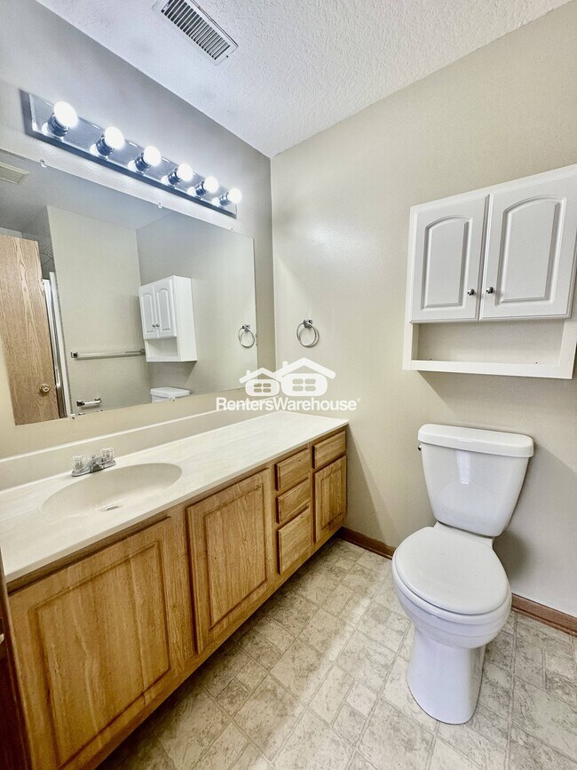 Foto del edificio - 5924 Sutton Pl