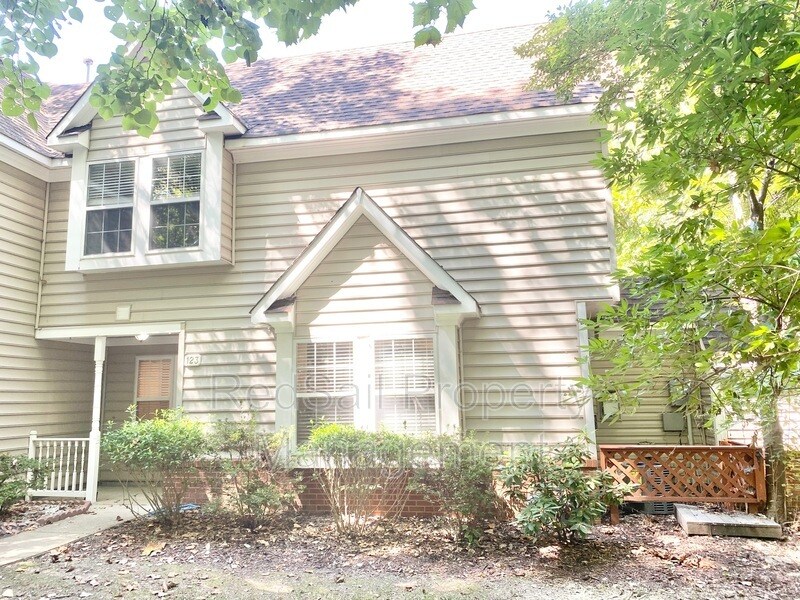Primary Photo - 123 Locust Ln