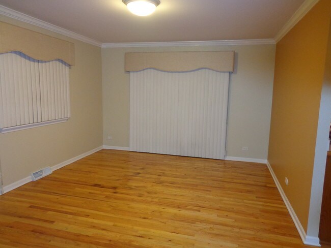 Building Photo - 2044 Lioncrest Dr