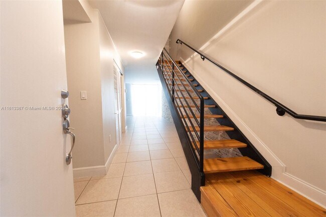 Foto del edificio - 2977 McFarlane Rd