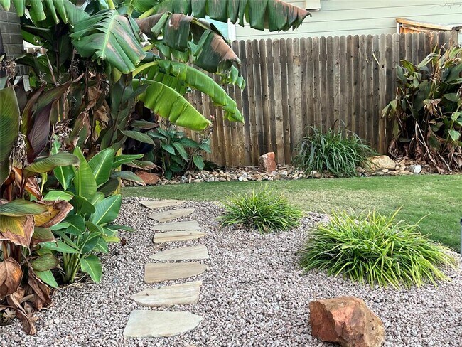 Foto del edificio - 104 Granville Ct