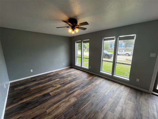 Foto del edificio - 8332 Oakhaven Rd