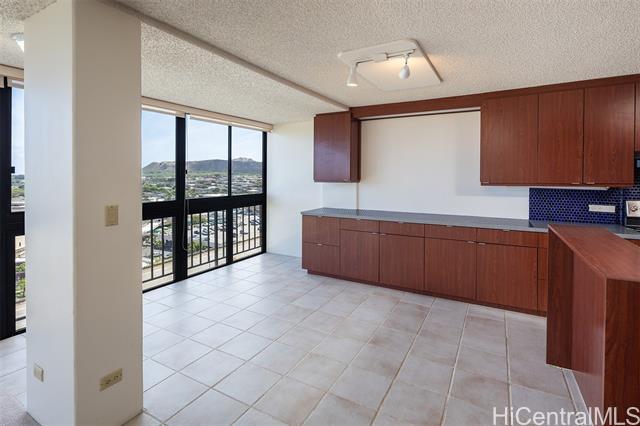 Building Photo - 4300 Waialae Ave