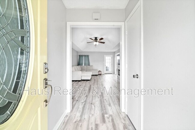 Building Photo - 919 Desota Ln