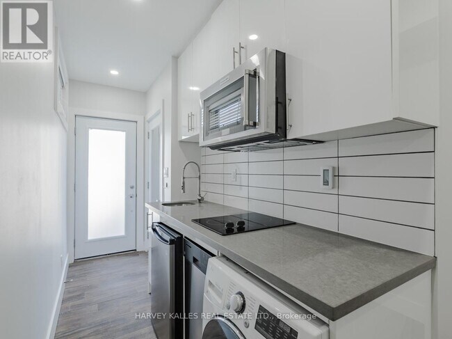 Photo du bâtiment - 160 Lansdowne Ave