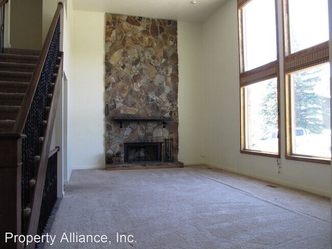 Building Photo - 5 br, 4 bath House - 115 Aspen Terrace