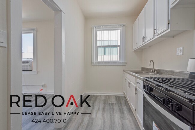 Building Photo - 341 S Alvarado St