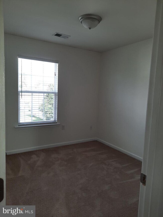 38 Lombard Ln, Bunker Hill, WV 25413 Townhome Rentals in Bunker Hill WV