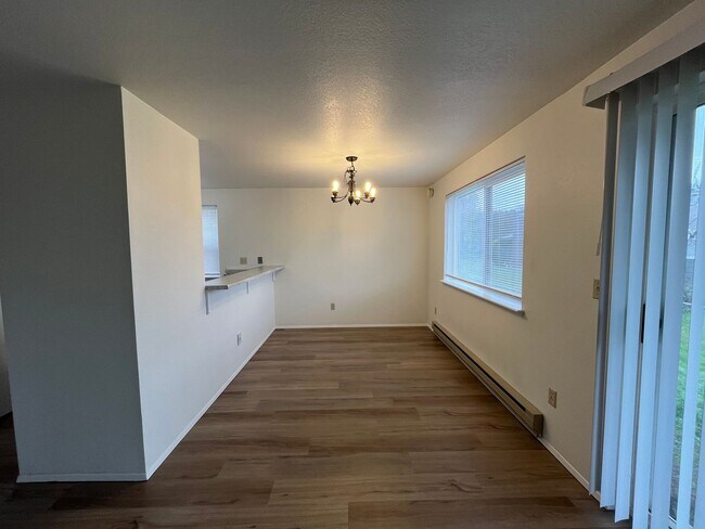 Foto del edificio - Conveniently Located 2 Bedroom in a Fourplex Unit