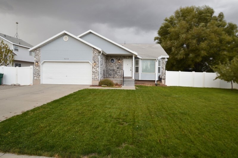 Primary Photo - 4854 Aerie Hill Dr