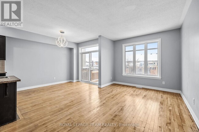 Photo du bâtiment - 943 Klondike Rd