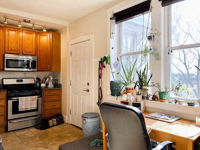 Foto del edificio - 3565 W Henderson St