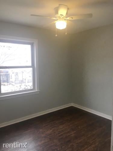 Building Photo - 2 br, 1 bath Apartment - 7646 S Jeffery Ave