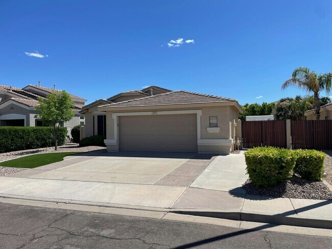 Photo - 2117 E Riviera Dr House