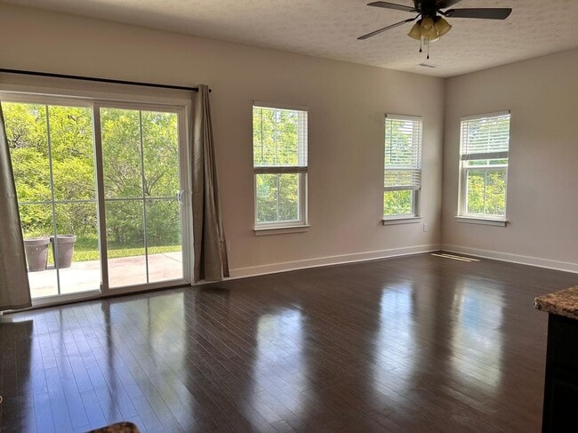 Foto del edificio - 4780 Kugler Ct