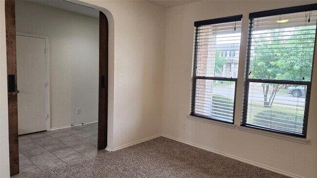 Building Photo - 1109 Strickling Dr