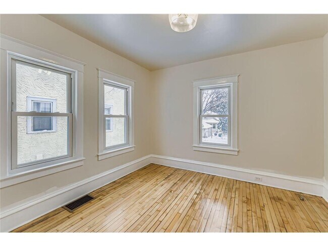 Foto del edificio - 3507 N Newton Ave