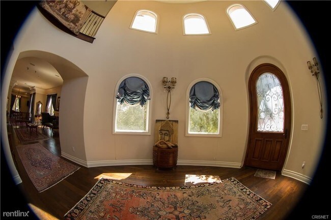 Foto del edificio - 3889 Old Topanga Canyon Rd