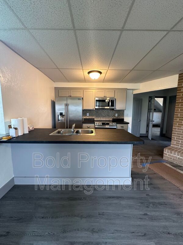 Building Photo - 671 Rexmont Rd