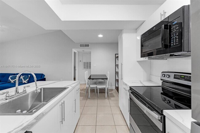 Foto del edificio - 10441 SW 156th Ct