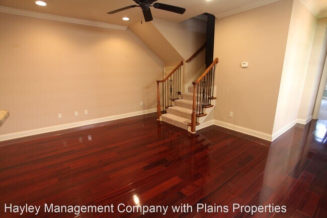 Building Photo - 3 br, 3.5 bath House - 1074 Runningvine Lane