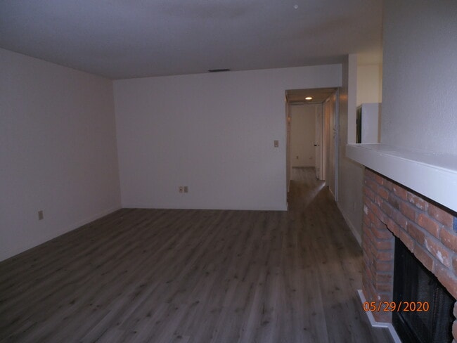 Building Photo - 4839 Vir Mar St