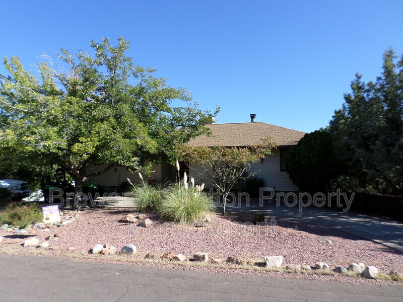 Primary Photo - 1205 N Sunshine Ln