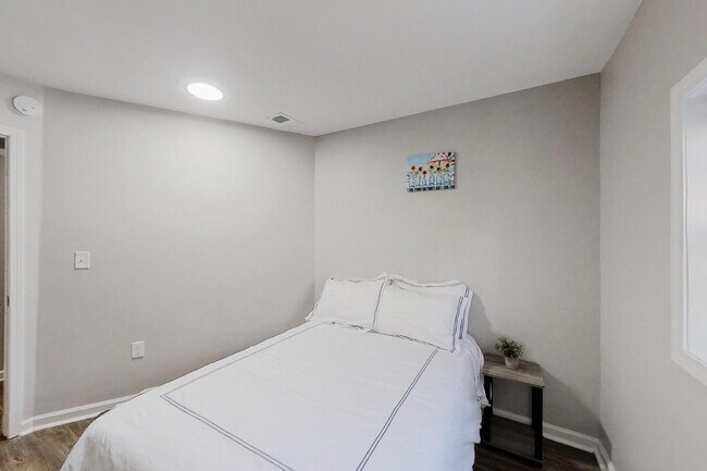 Building Photo - Morrow Home, a 3 mins drive to transit stop Mt Zion Blvd & E Meyer Dr