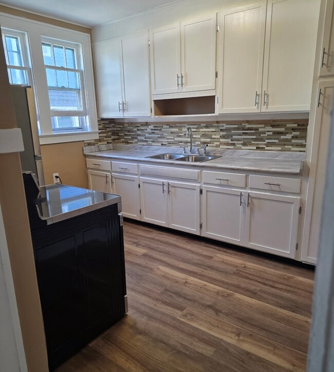 Kitchen - 485 Sawyer St