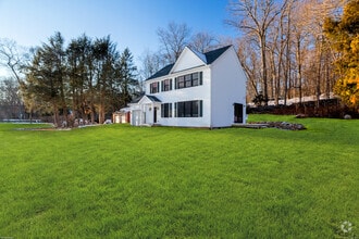 Building Photo - 157 Good Hill Rd