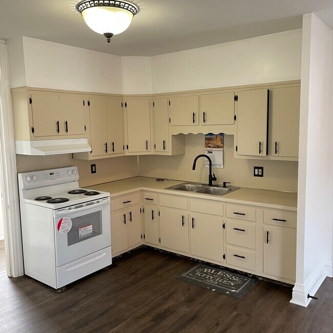 120 S 6th St Unit 3, Perkasie, PA 18944 Condo for Rent in Perkasie