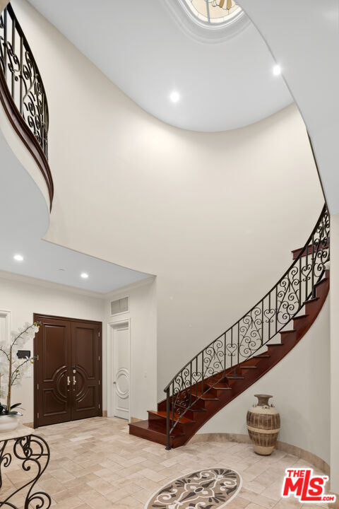 Building Photo - 314 N Palm Dr