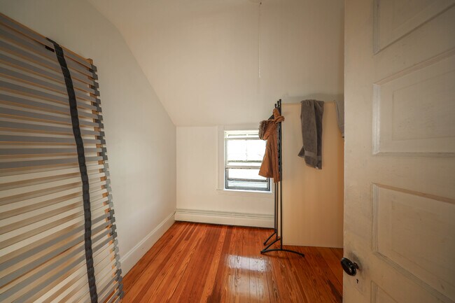 Building Photo - 17 Princeton St