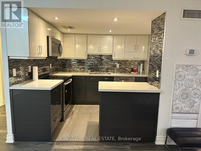 Building Photo - 350-1350 Webb Dr