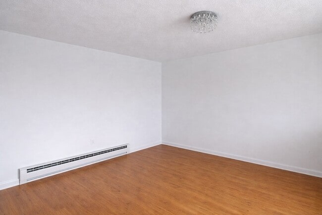 Building Photo - 94 Beacon St