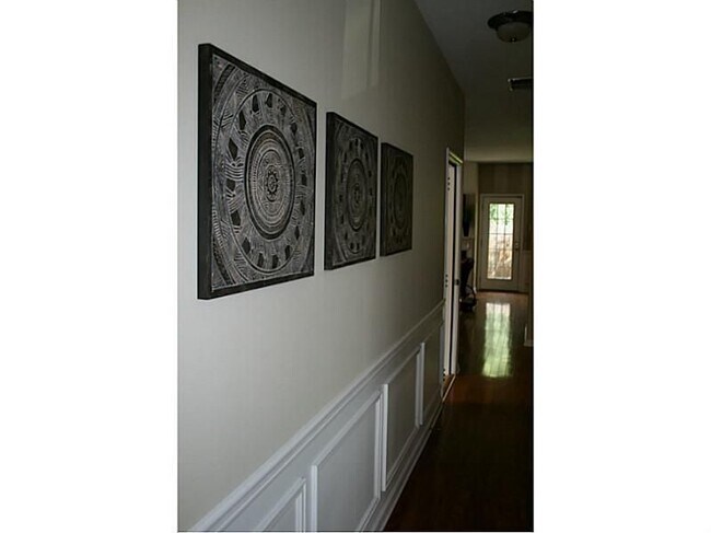 Foto del edificio - 4247 Youngstown Cir