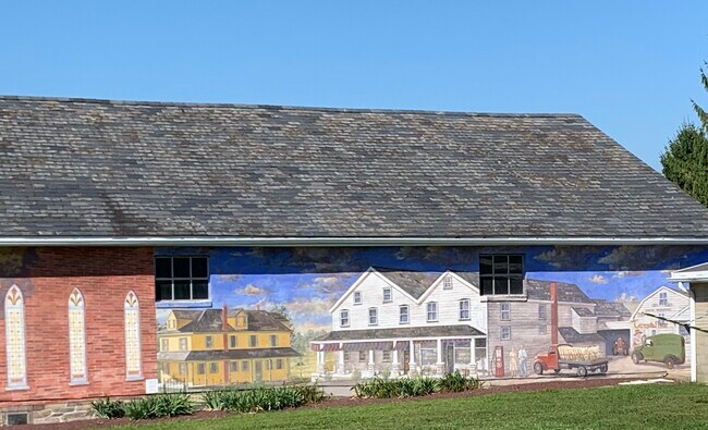 Building Photo - 1003 Bushkill Center Rd