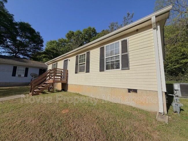 Building Photo - 710 Fertilla St