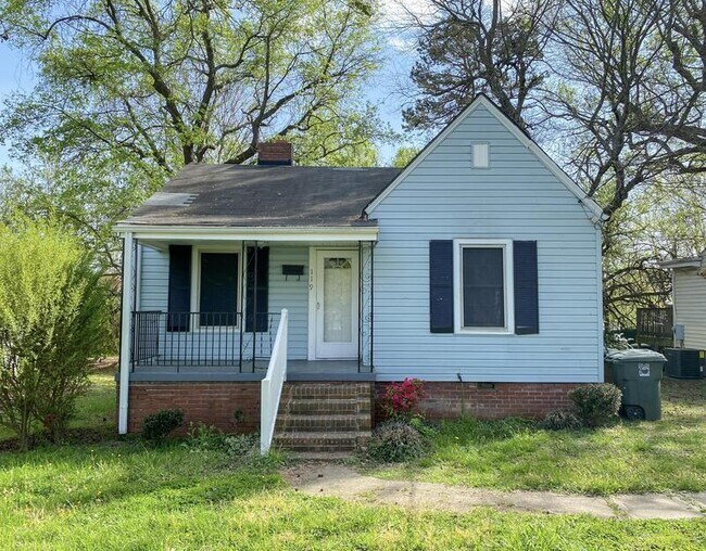 Building Photo - 119 Concord St