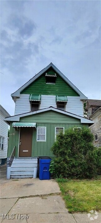 Building Photo - 2920 E 111th St
