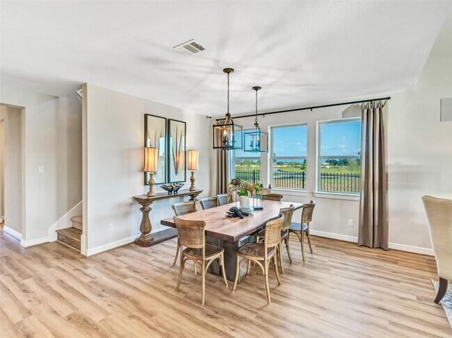 Building Photo - 11 Shumard Oak Dr