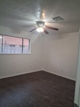 Building Photo - 6823 Castleview Ln