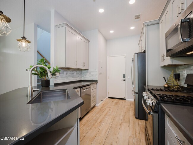 Foto del edificio - 1368 Ashton Park Ln