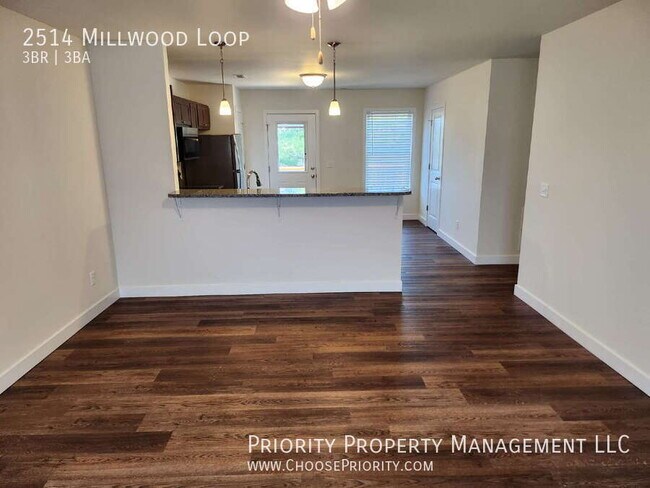 Foto del edificio - 2514 Millwood Loop