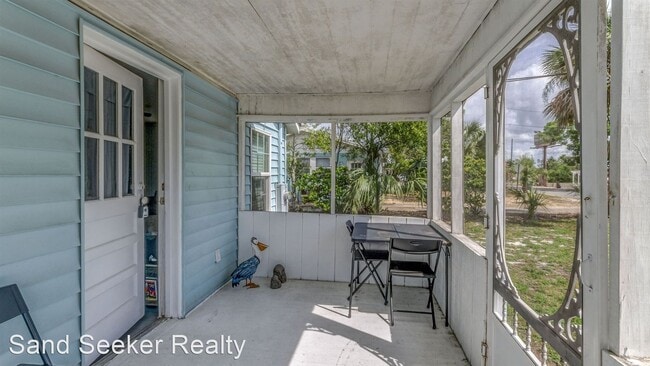 Building Photo - 1 br, 2 bath House - 608 Gardenia St.