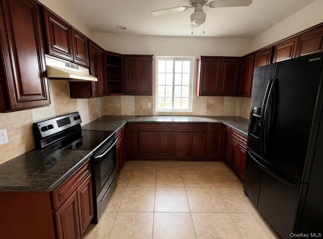Foto del edificio - 15-35 153rd Pl