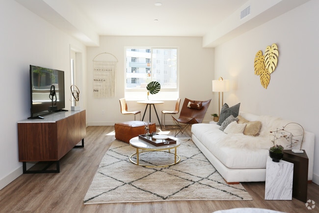 2BR, 2BA - 1166 - Brookhurst Place - I