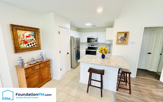 Building Photo - 1542 Estacada Way